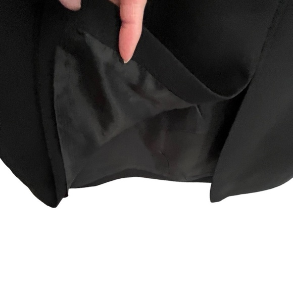 Maggy London Woman Black Sheath Dress with Embroidered & Beaded Floral Pattern - Picture 7 of 10